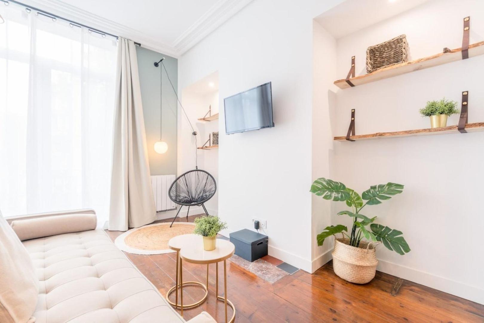 Renovated Apartment 3Bed 2Bath ลีลล์ ภายนอก รูปภาพ