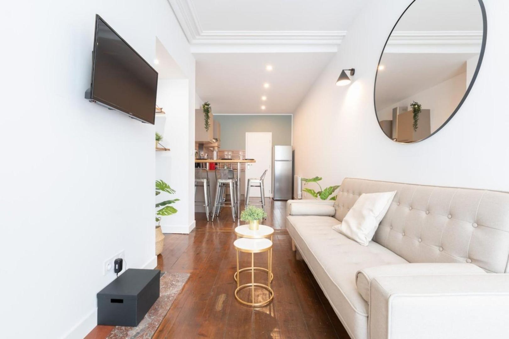 Renovated Apartment 3Bed 2Bath ลีลล์ ภายนอก รูปภาพ