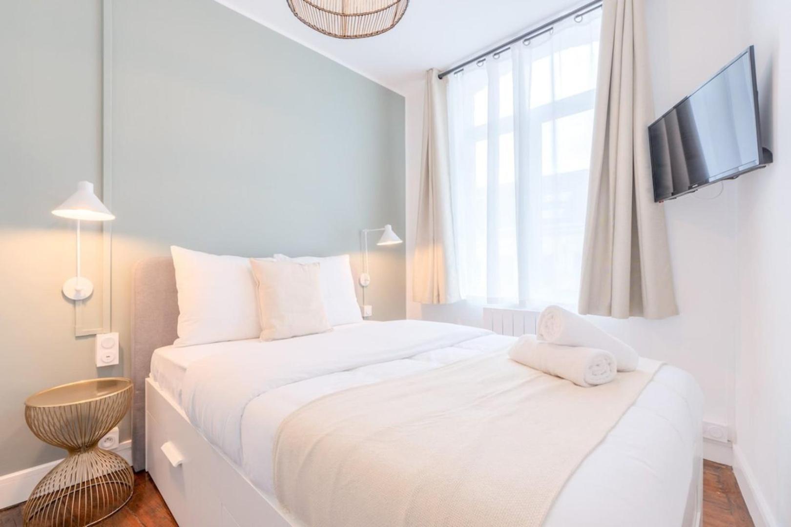 Renovated Apartment 3Bed 2Bath ลีลล์ ภายนอก รูปภาพ